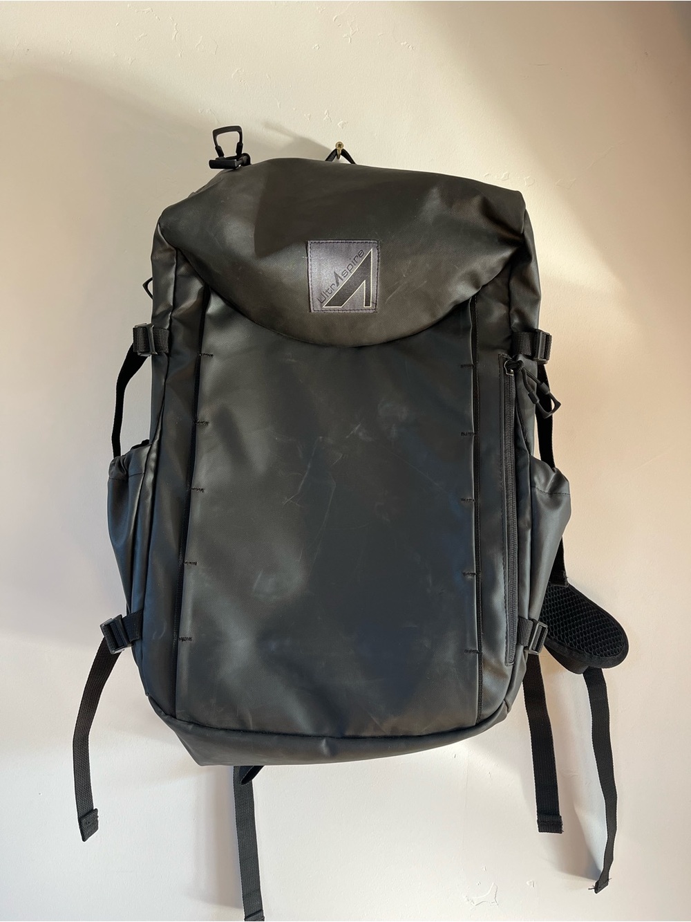 UltrAspire Urban Runner Commuter Backpack